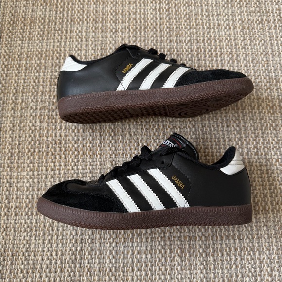 Adidas Samba Kid’s / Men's / Women’s // Black and White Classic Sneakers - Picture 4 of 9